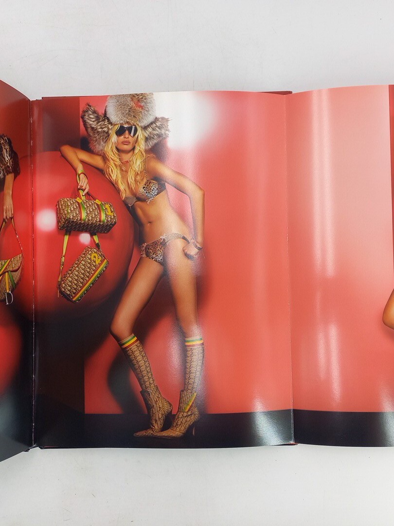 DIOR Fall Winter Collection 2004 JOHN GALLIANO Karolina Kurkova HC/DJ