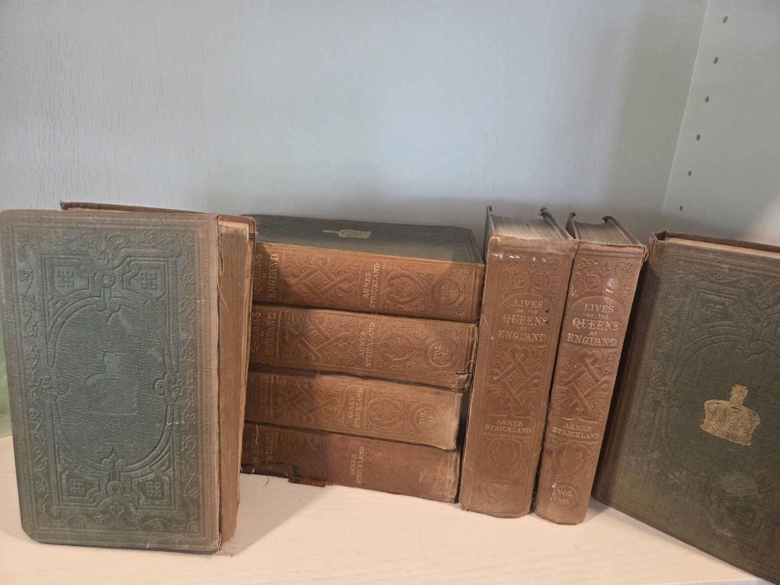 Rare 1854, 8 Bk set, Lives of the Queens of England, Agnes Strickland, Ship Free