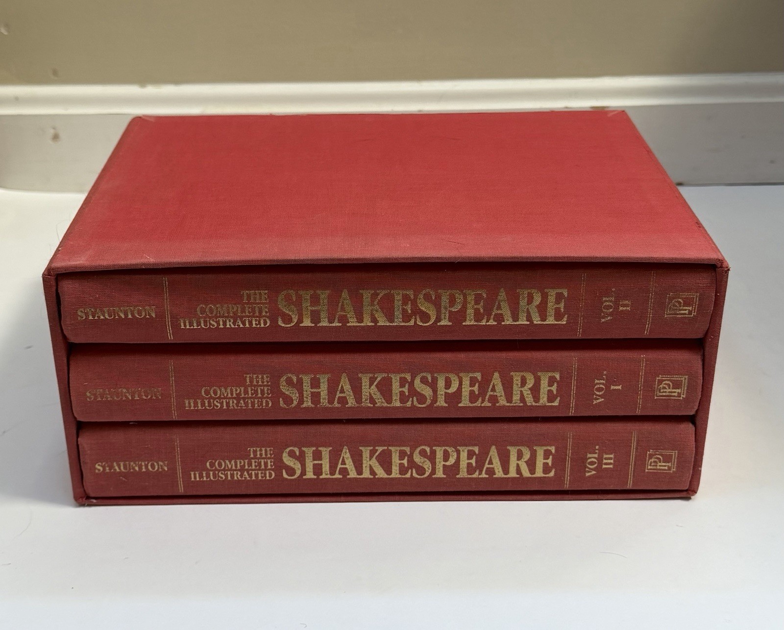 The Complete Works of William Shakespeare ILLUSTRATED VTG HARDCOVER BOX SET 1995