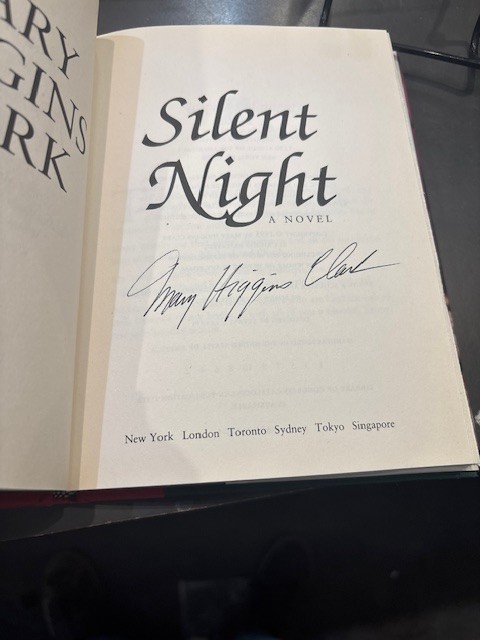 Mary Higgins Clark – SIGNED – SILENT NIGHT – 1995 – 1st edition/1st print