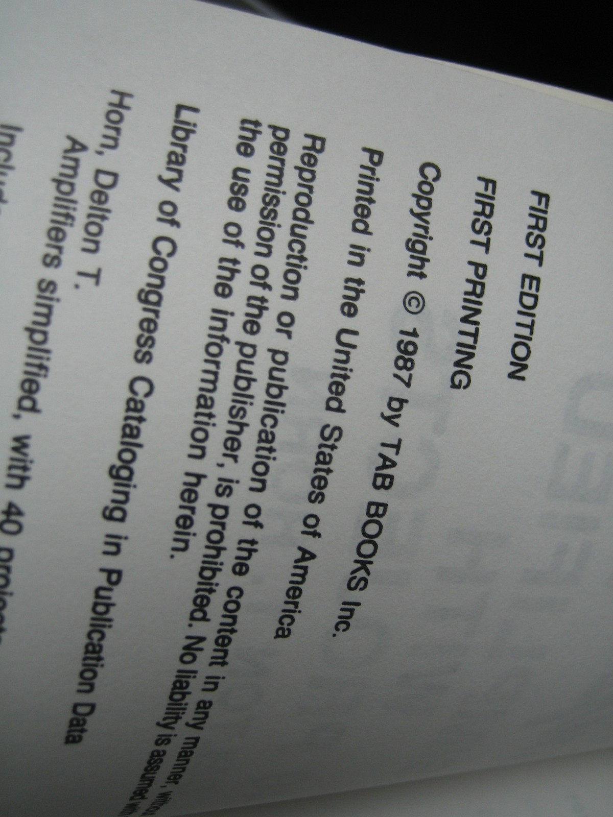 Amplifiers SIMPLIFIED with 40 PROJECTS by Delton T. Horn First Edition Circuits