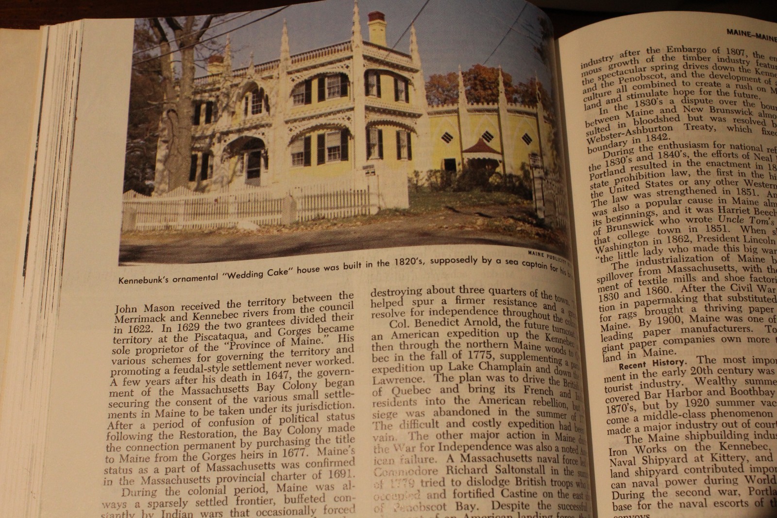 Encyclopedia Americana 1985 — 30 volumes