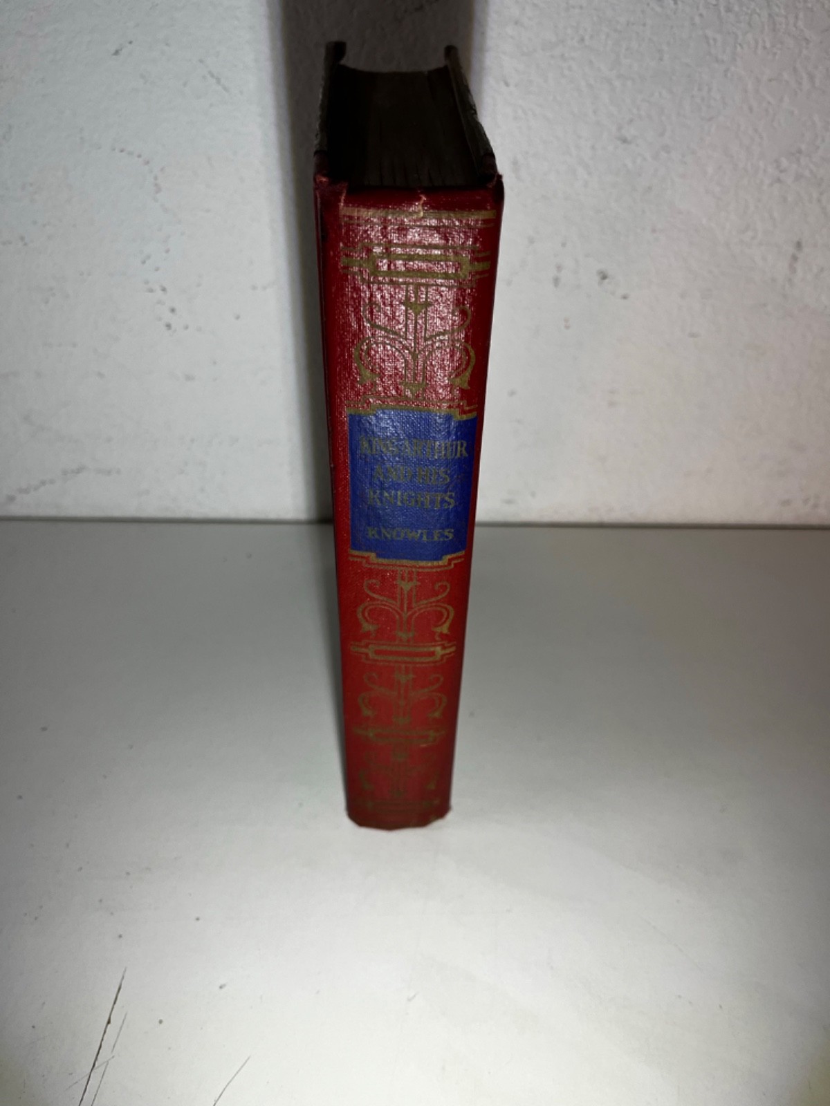 King Arthur and his knights by Sir James Knowles illustrated by Louis Rhead 1923
