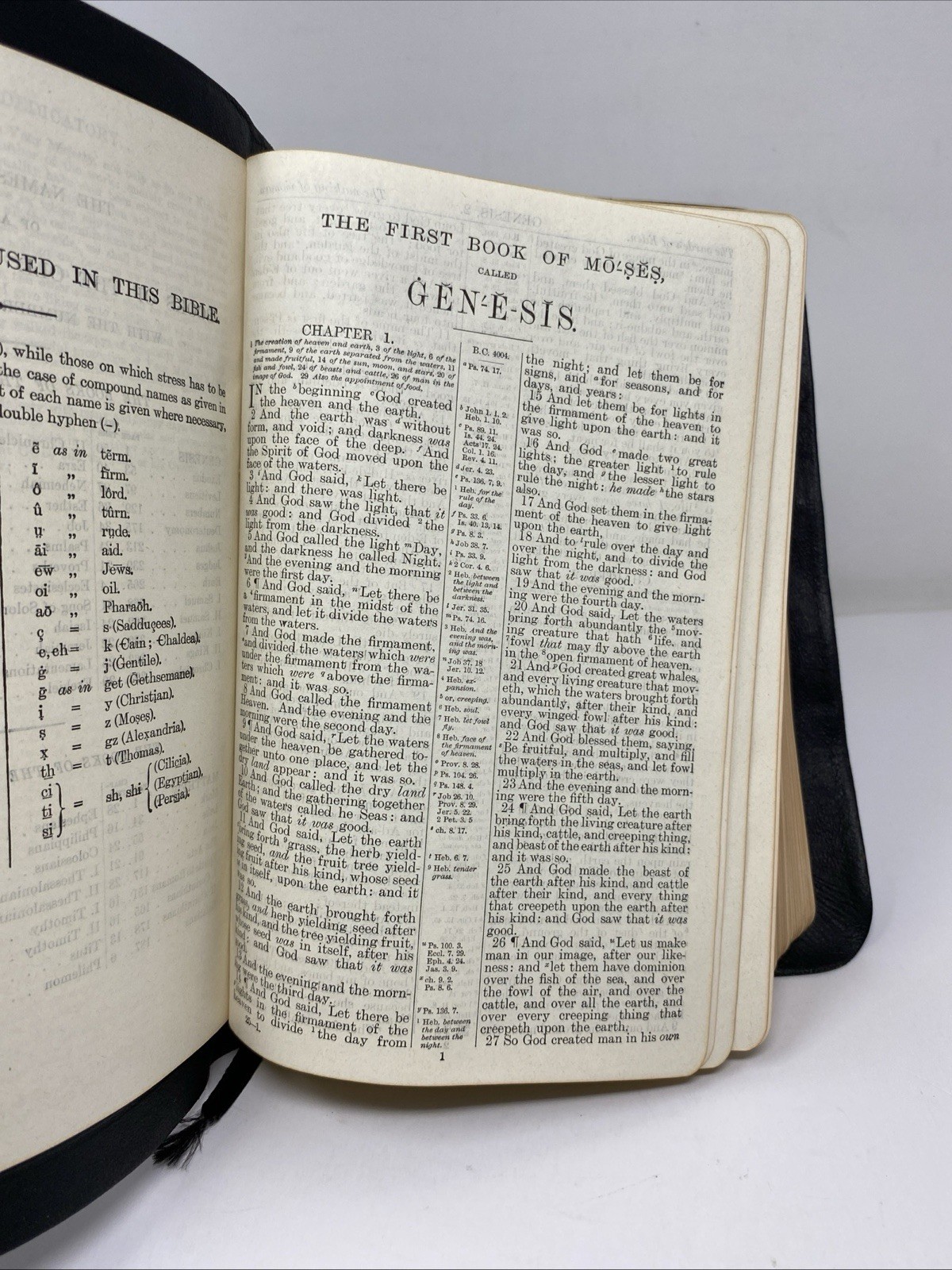 Vintage 1950s Thomas Nelson Pronouncing Holy Bible KJV Black Leather Concordance