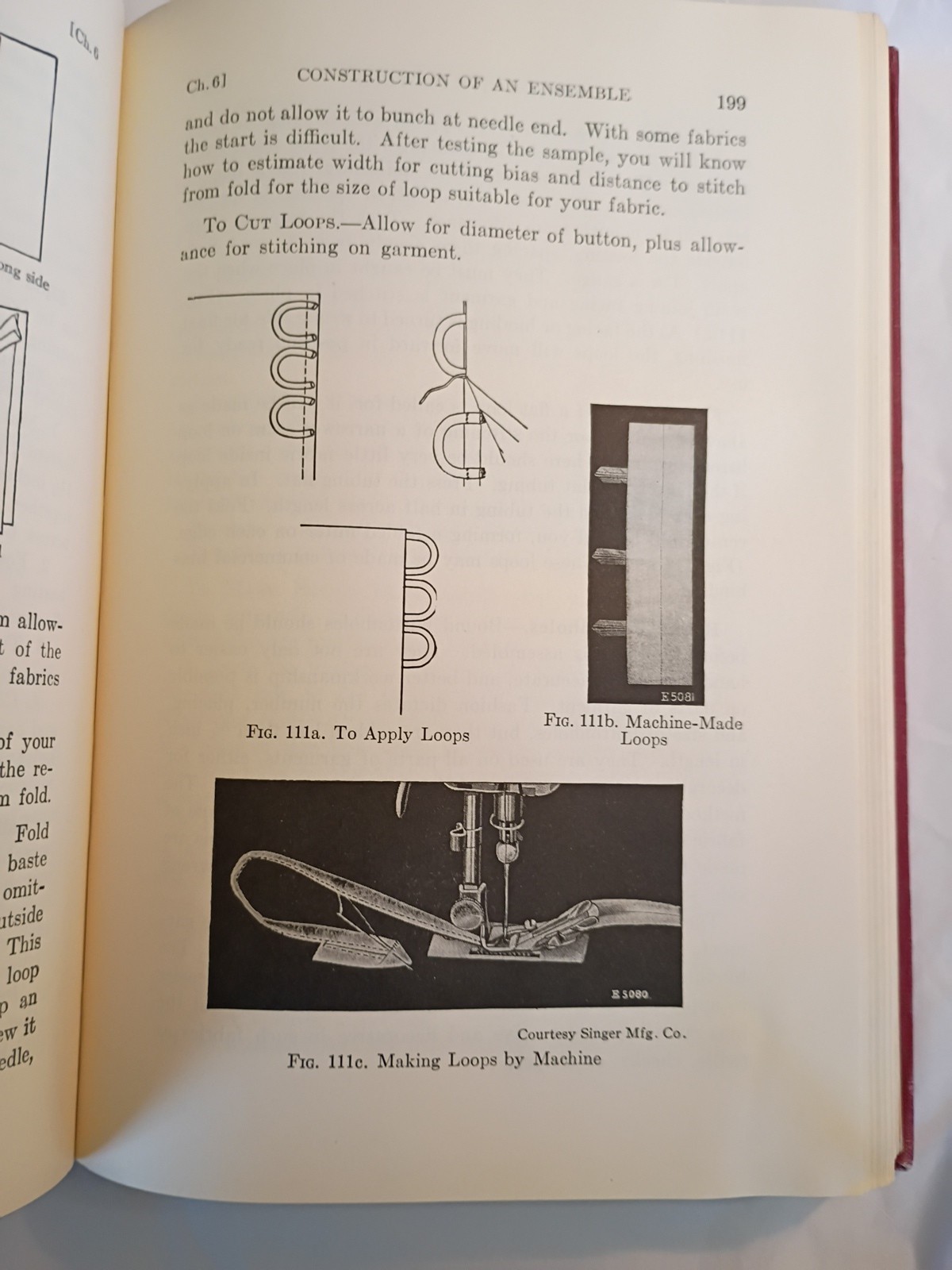 Distinctive Clothes How to Select and Make Them 1942 How To Hardcover (695)
