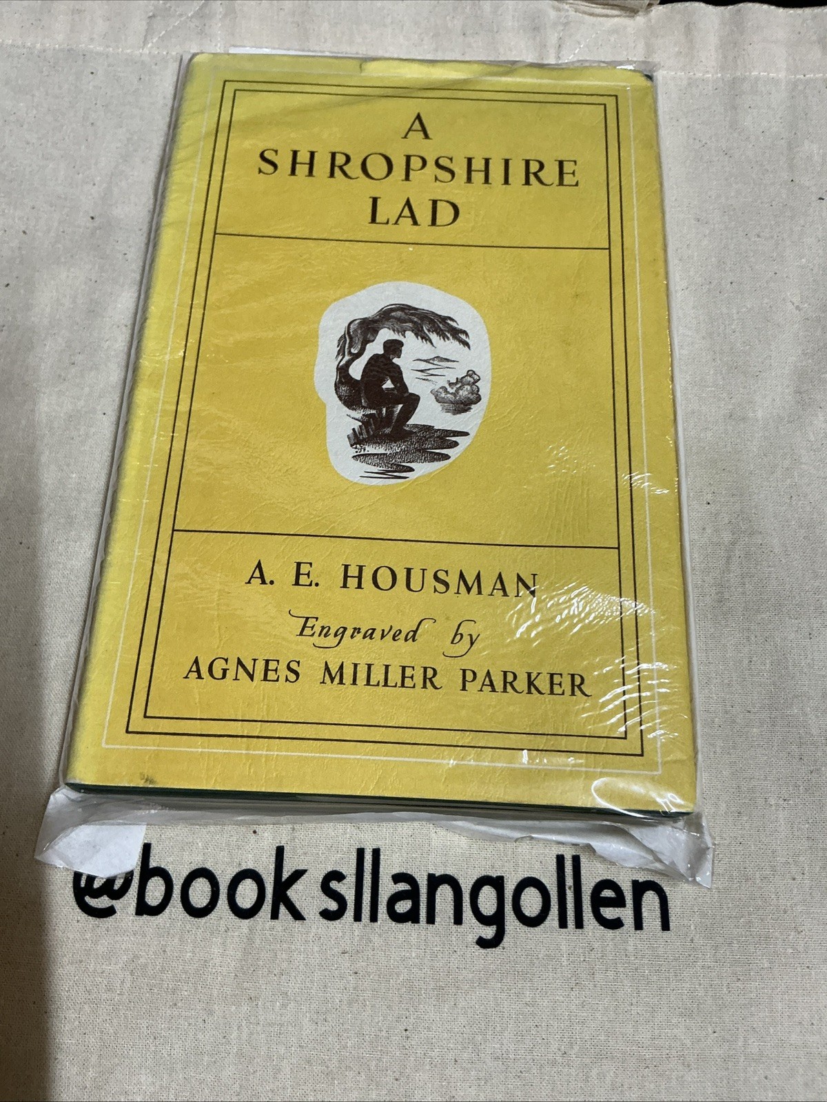 A Shropshire Lad by A.E. Housman. Engraved by Agnes Miller Parker | Harrap 1977