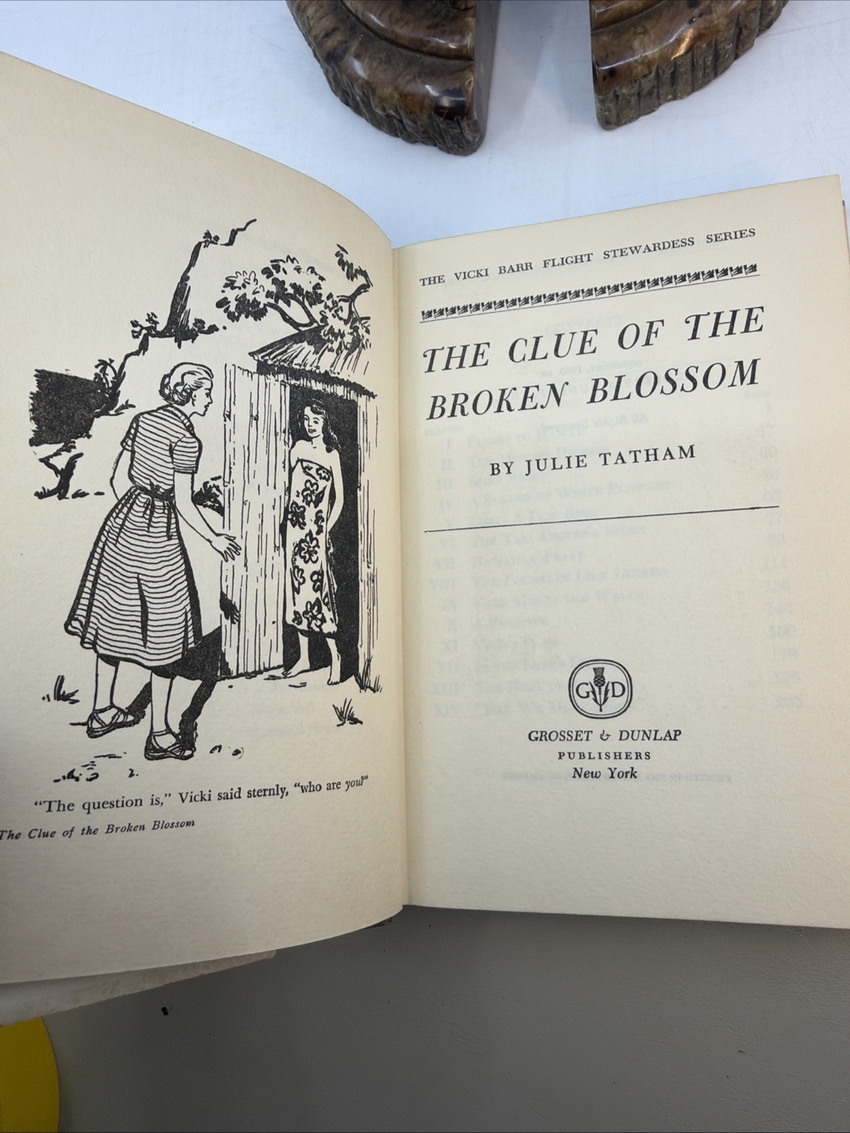 The Clue of the Broken Blossom Vicki Barr Julie Tatham HC DJ Illus AI183