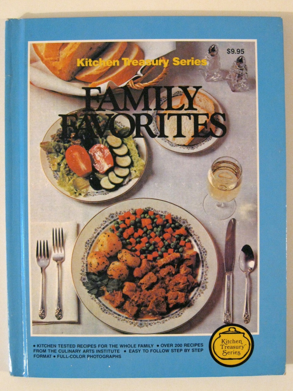 FAMILY FAVORITES! Vintage 1986 Kitchen Treasury Series Cookbook!