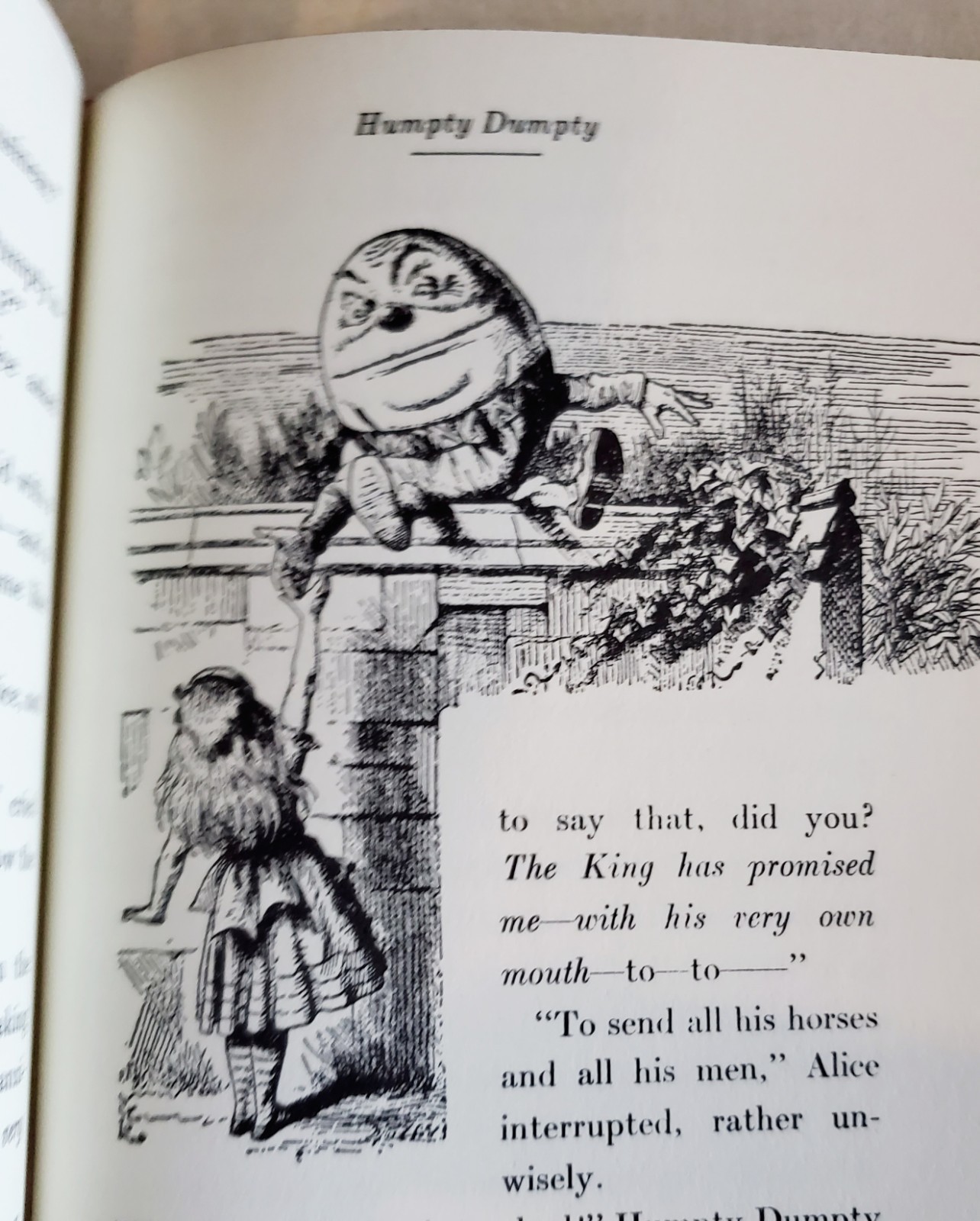 VINTAGE SET OF 2 BOOKS “ALICE’S ADVENTURES IN WONDERLAND”. CENTENNIAL EDIT. NEW.