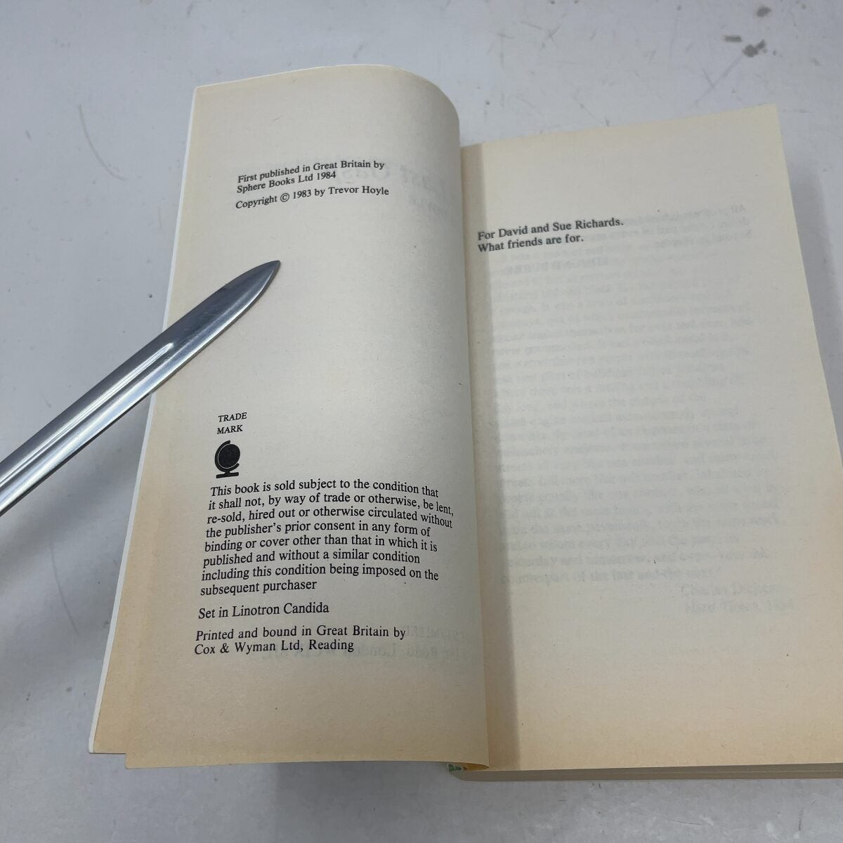 The Last Gasp by TREVOR HOYLE PB First Thus Very Good 1984