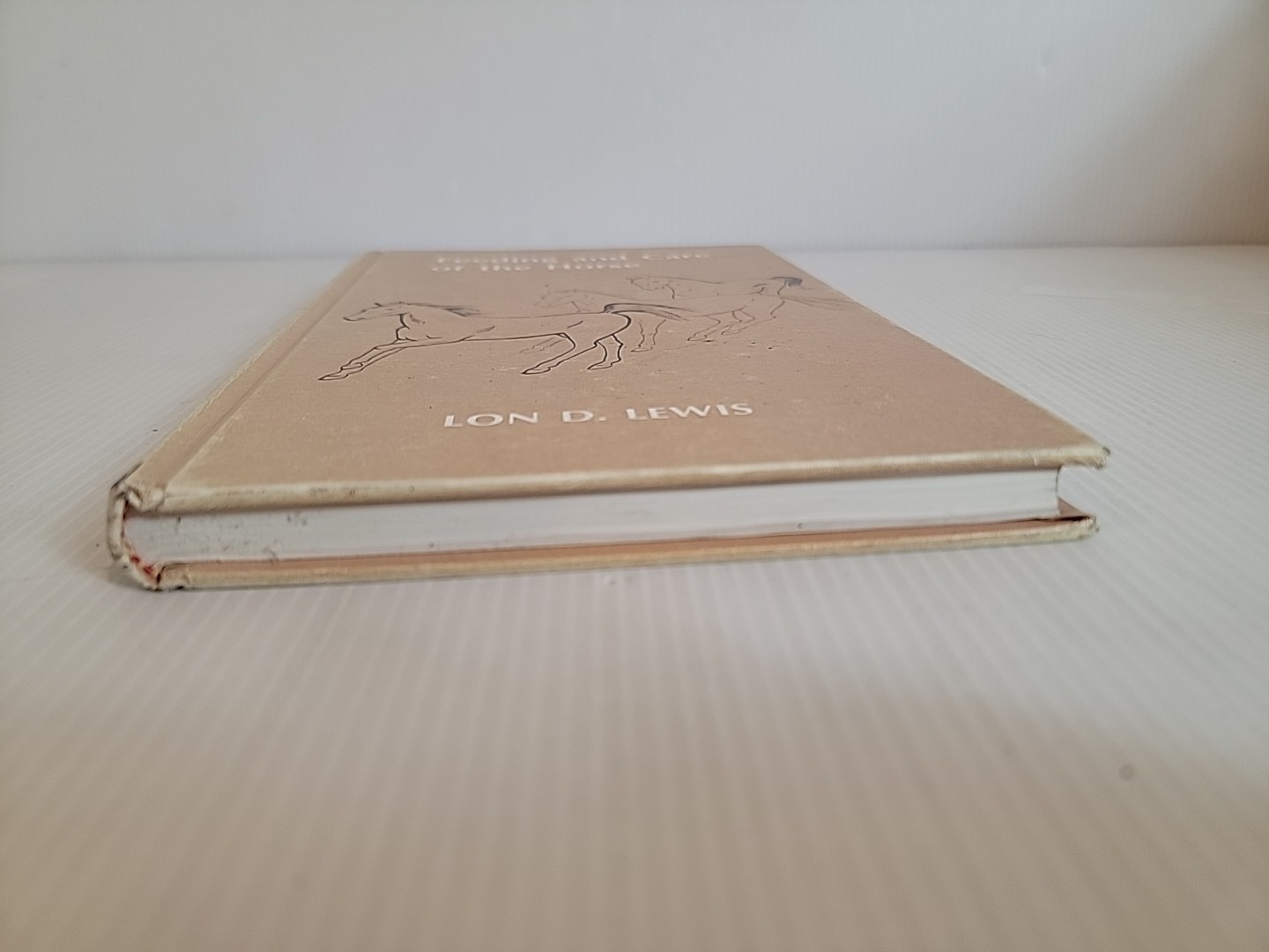 Feeding and Care of the Horse Lon D. Lewis 1982 Hardcover Lea & Febiger Equine