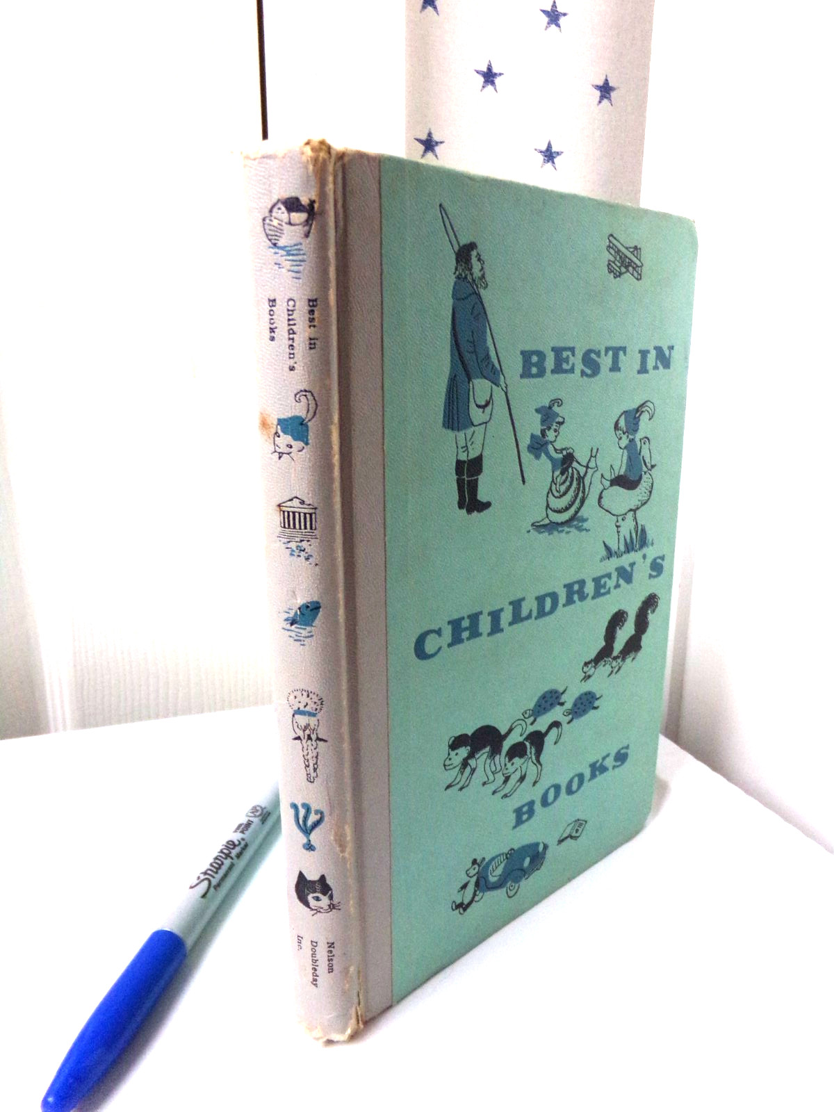 Flaw Volume #36 Best in Children’s Books Noah’s Ark Grimm Wright Bros Pocahontas