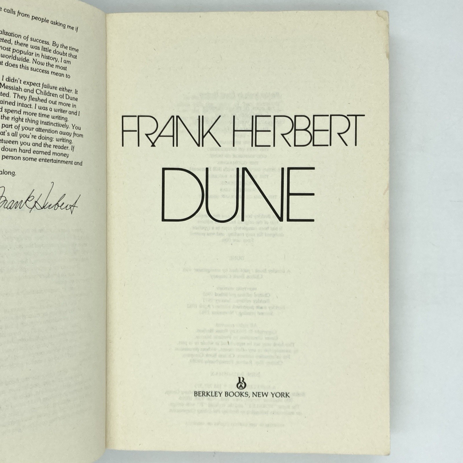 Dune – Frank Herbert (rare Frederic Marvin cover art tpb edition) Berkley, 1982