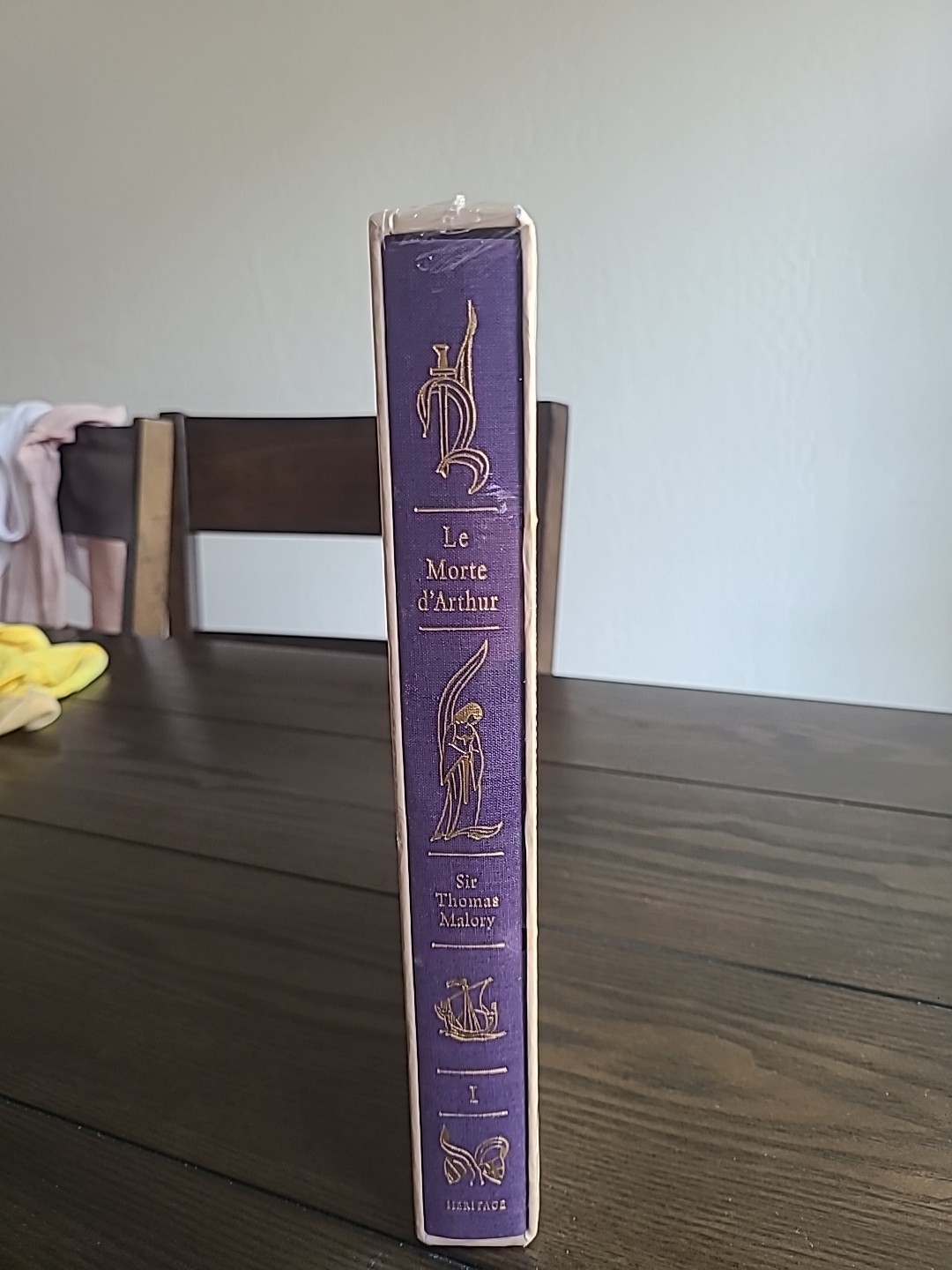 Le Morte D’Arthur Volume 1 by Sir Thomas Malory HC Heritage Press/Slipcase NEW