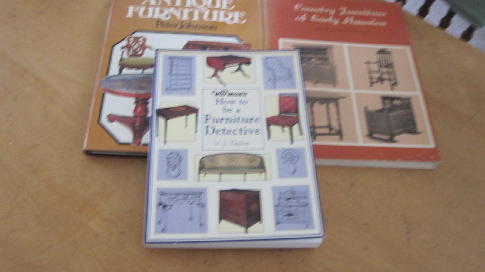 LOT OF 3 BOOKS ON COLLECTING ANTIQUE EARLY AMERICAN FURNITURE DETECTIVE TAYLOR
