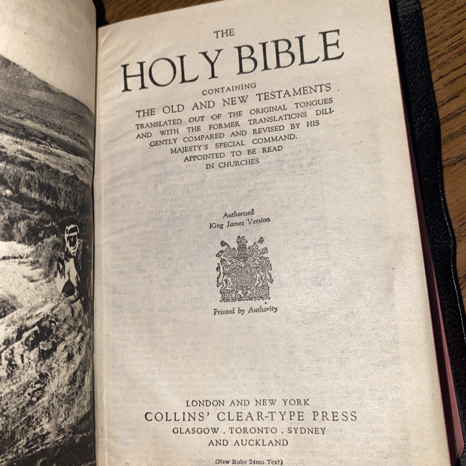 1945 Holy Bible King James Version Collin’s Clear-Type Press Illustrated