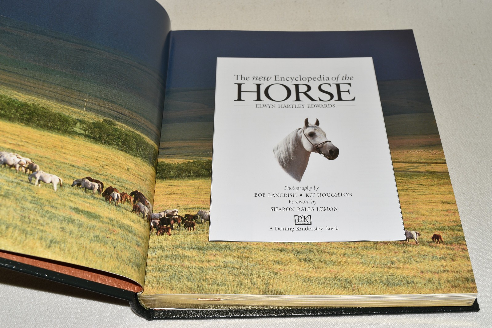 Easton Press NEW ENCYCLOPEDIA OF THE HORSE Edwards 2000 1ST ED LEATHER FINE/OOP!
