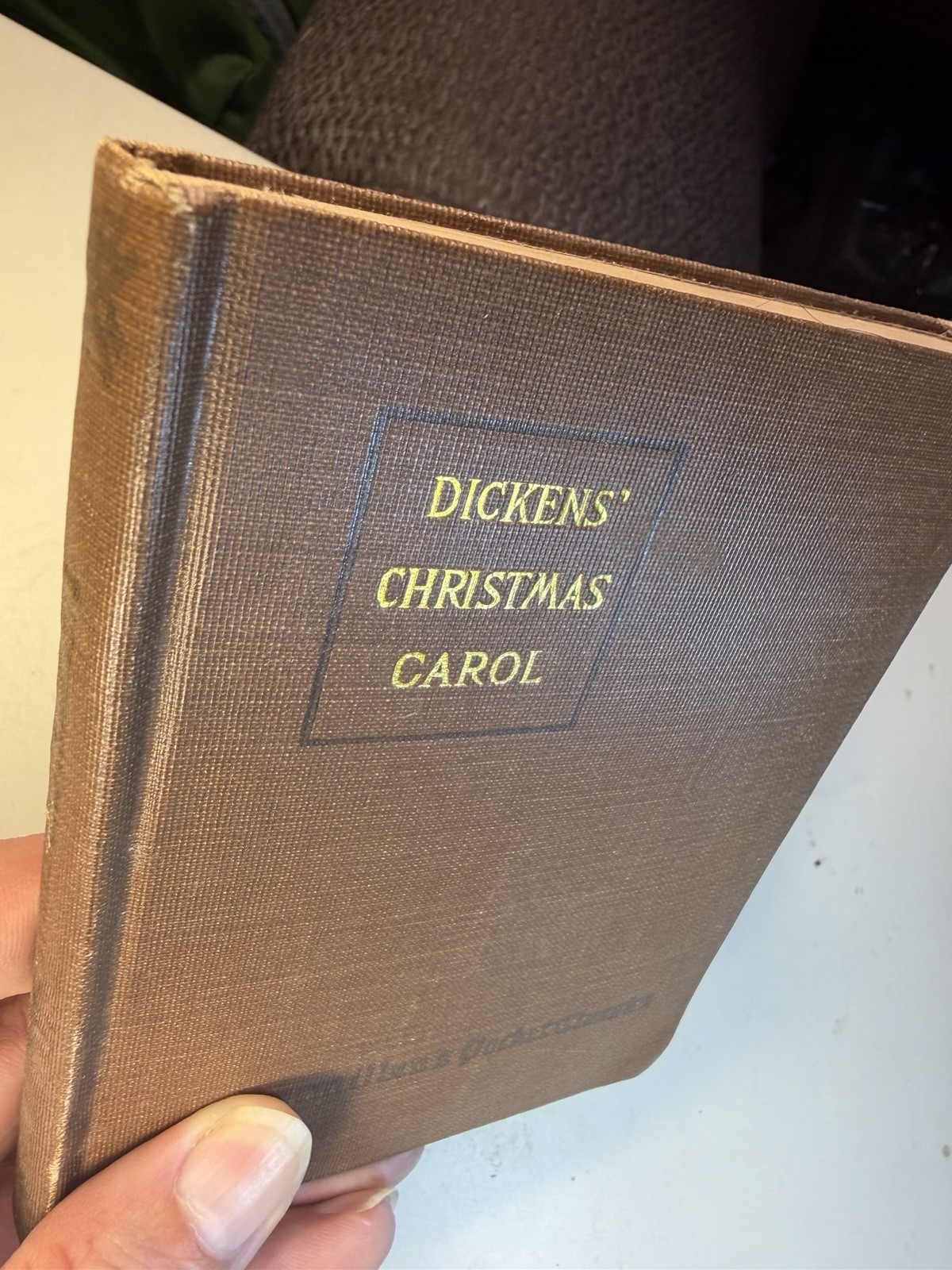 Charles Dickens a Christmas Carol – 1916 Hardcover – Macmillan & Co. – Cricket