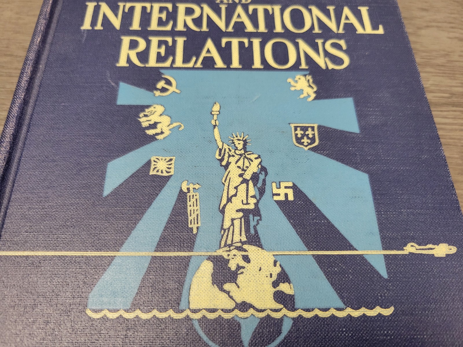 NATIONAL GOVERNMENTS AND INTERNATIONAL RELATIONS HB Frank Abbott Magruder VTG